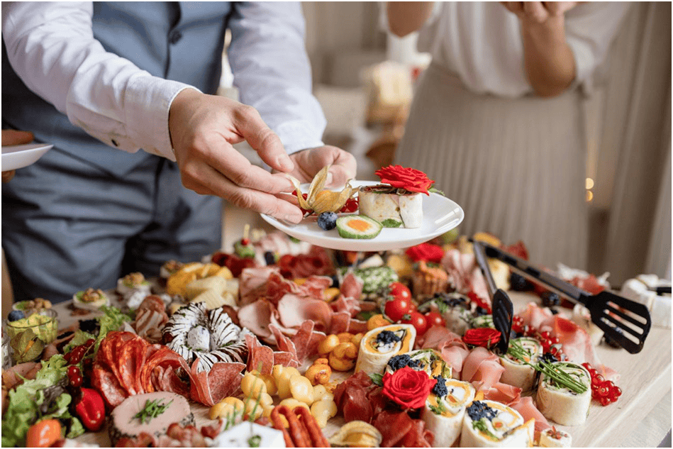 Réussir votre apéritif dînatoire pour 50 personnes : l’art de la réception au traiteur