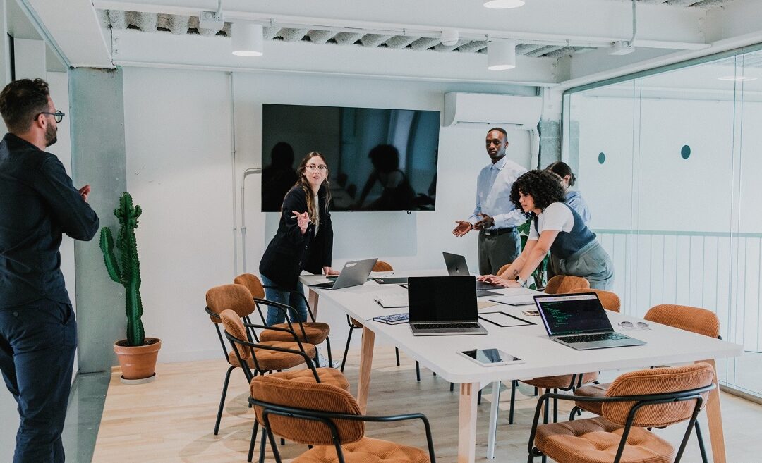 Louer une salle de réunion : comment choisir le lieu idéal pour une entreprise ?