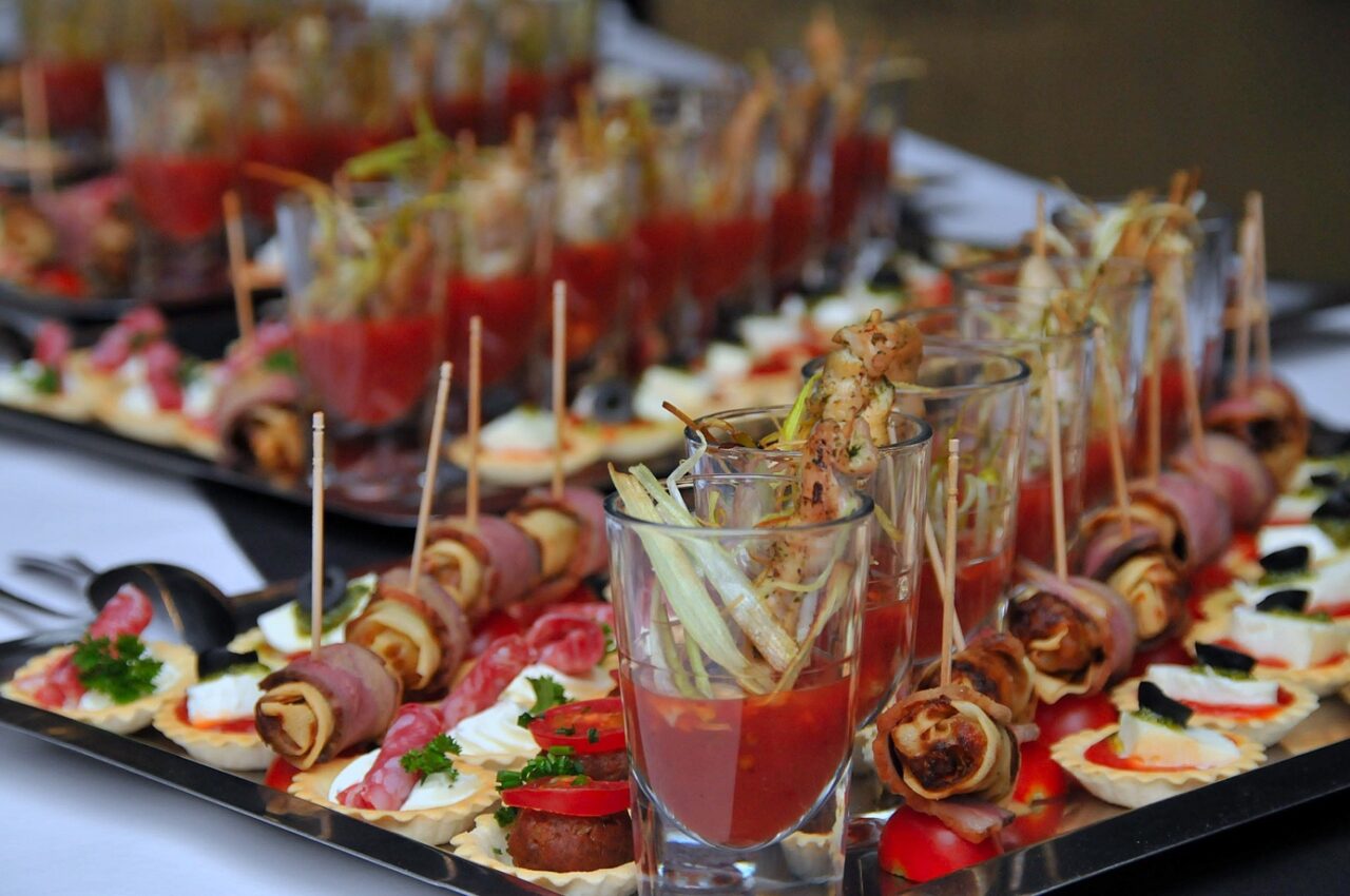 Buffet froid traiteur faites plaisir à vos convives à une réception.