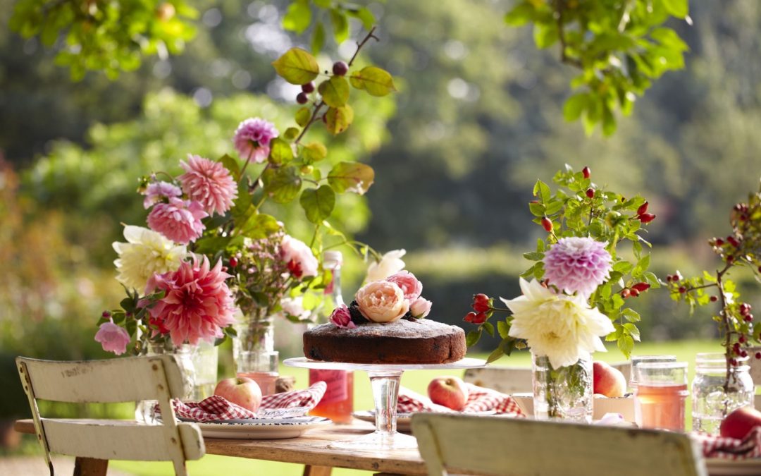 Garden party chic : le traiteur haut de gamme à la rescousse