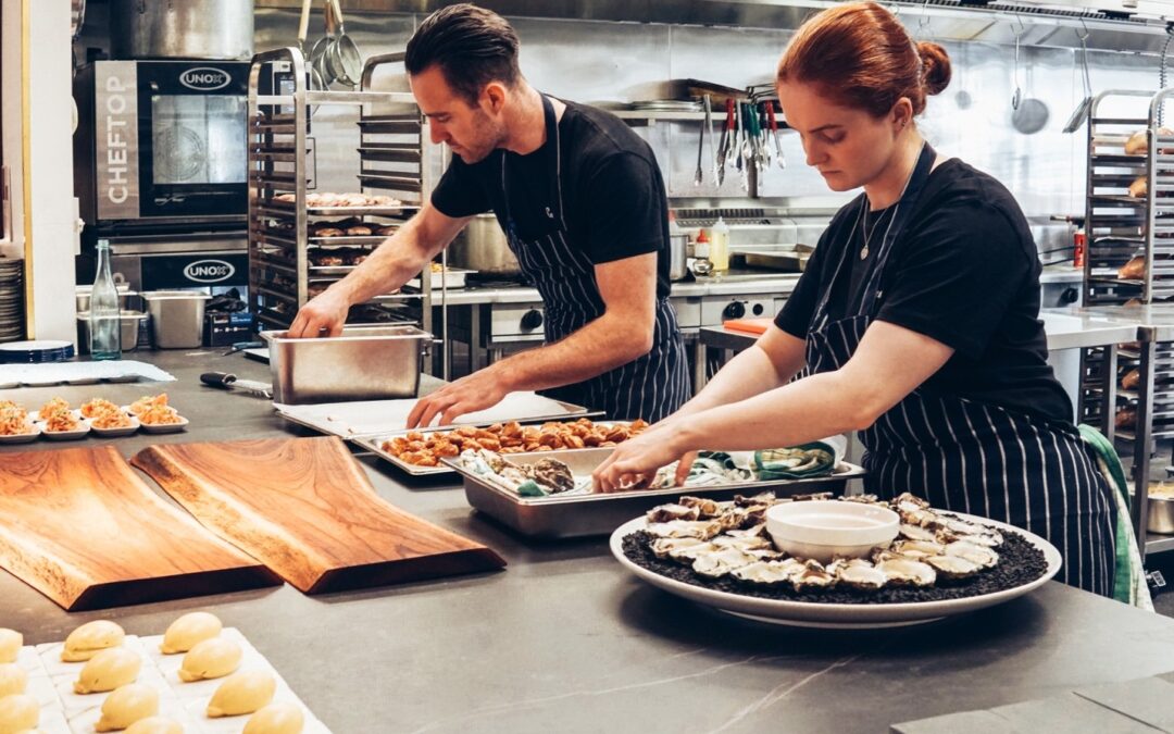 Les repas d’affaires : Les clés d’un succès professionnel grâce au Service de Traiteur d’Entreprise